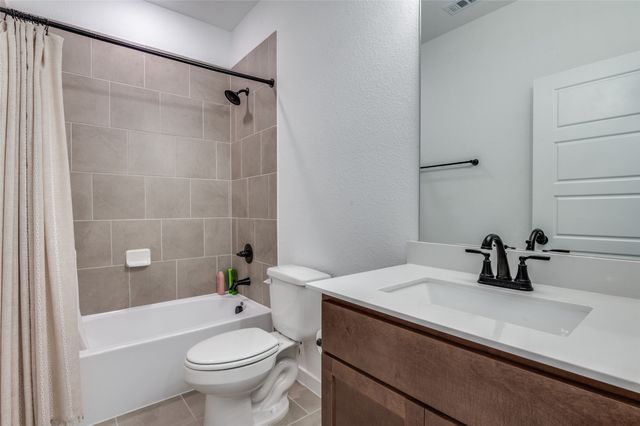 3533 Redbud Flower Trail, Prairie Ridge, TX 76084