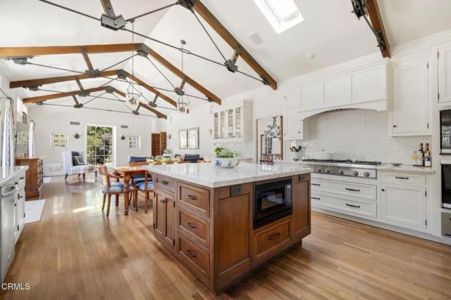 1275 Hillcrest Avenue, Pasadena, CA 91106