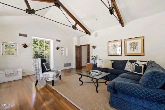 1275 Hillcrest Avenue, Pasadena, CA 91106