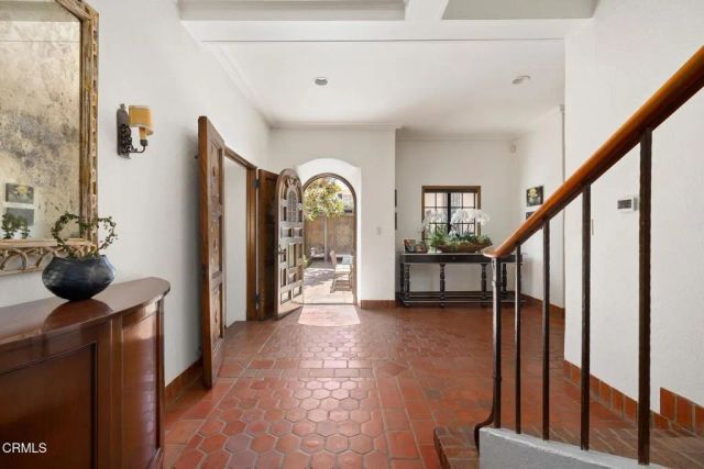 1275 Hillcrest Avenue, Pasadena, CA 91106