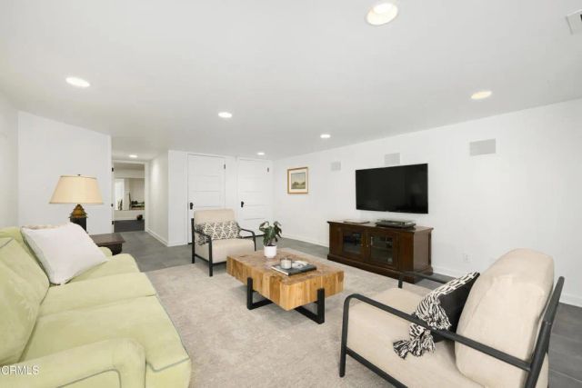 1275 Hillcrest Avenue, Pasadena, CA 91106