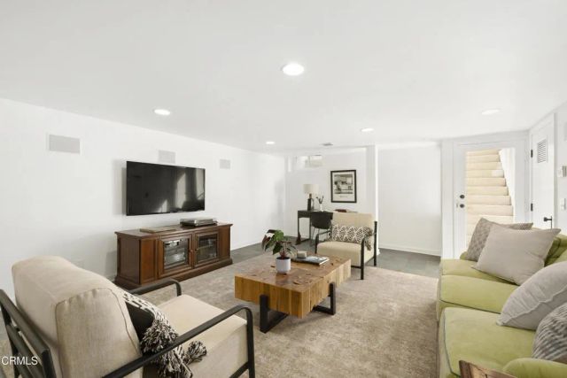 1275 Hillcrest Avenue, Pasadena, CA 91106