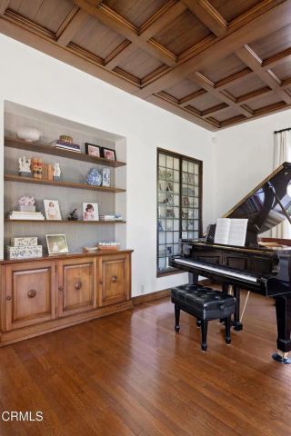 1275 Hillcrest Avenue, Pasadena, CA 91106