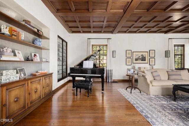 1275 Hillcrest Avenue, Pasadena, CA 91106