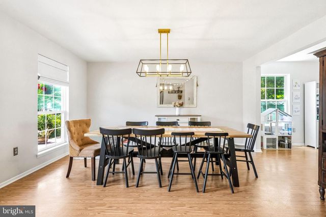 1313 STONEHENGE DR, Williamstown, NJ 08094