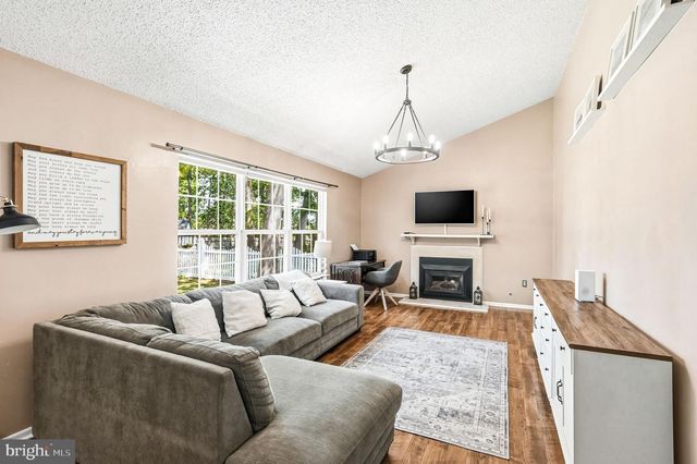 1313 STONEHENGE DR, Williamstown, NJ 08094