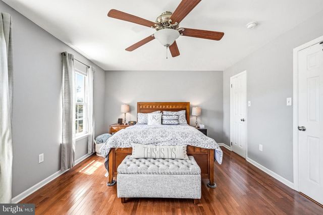 1313 STONEHENGE DR, Williamstown, NJ 08094