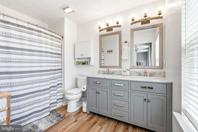 1313 STONEHENGE DR, Williamstown, NJ 08094
