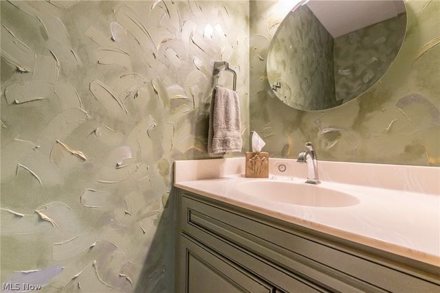 3 Windrush Lane, Beachwood, OH 44122