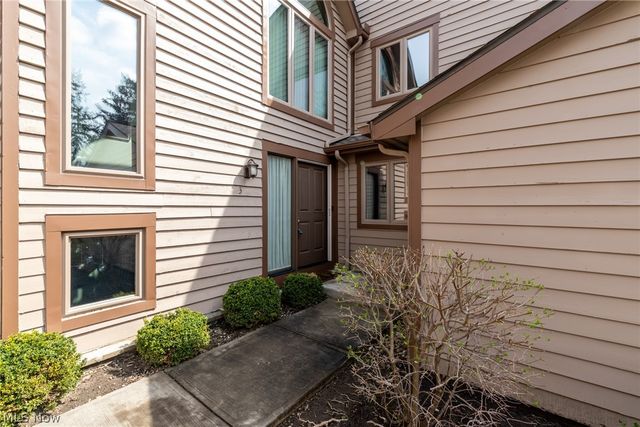3 Windrush Lane, Beachwood, OH 44122