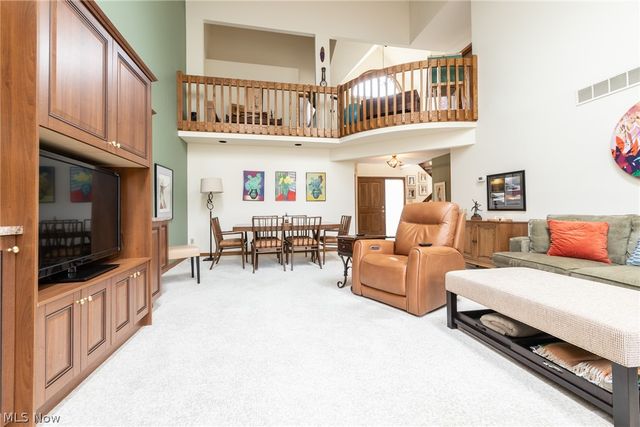 3 Windrush Lane, Beachwood, OH 44122