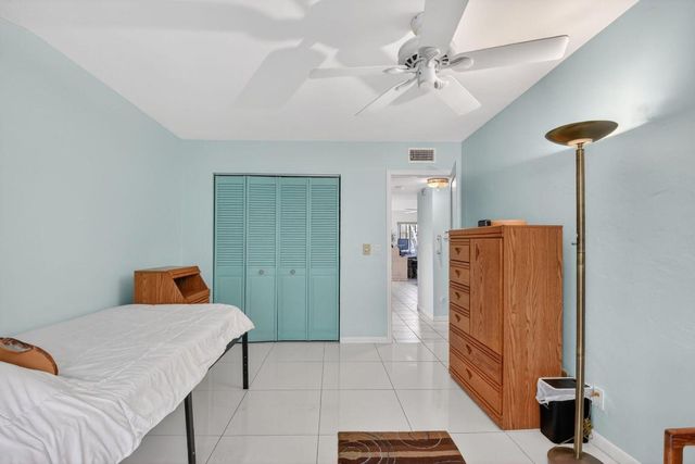 3320 Lake Osborne Drive 102, Lake Worth Beach, FL 33461