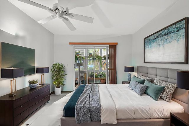 3320 Lake Osborne Drive 102, Lake Worth Beach, FL 33461