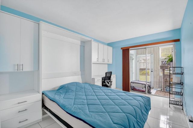 3320 Lake Osborne Drive 102, Lake Worth Beach, FL 33461