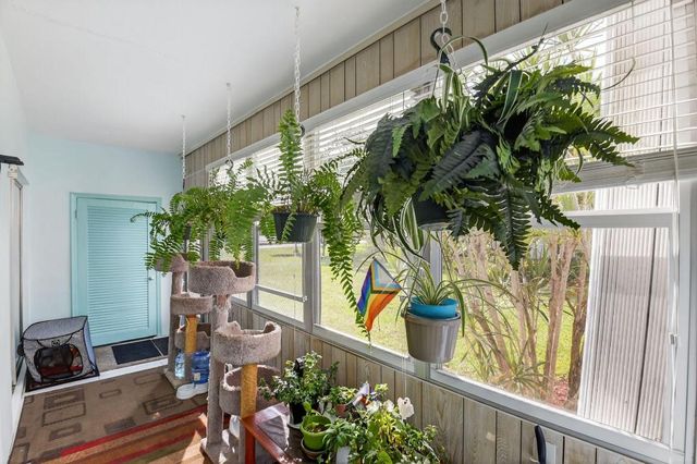 3320 Lake Osborne Drive 102, Lake Worth Beach, FL 33461