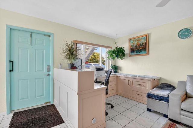 3320 Lake Osborne Drive 102, Lake Worth Beach, FL 33461