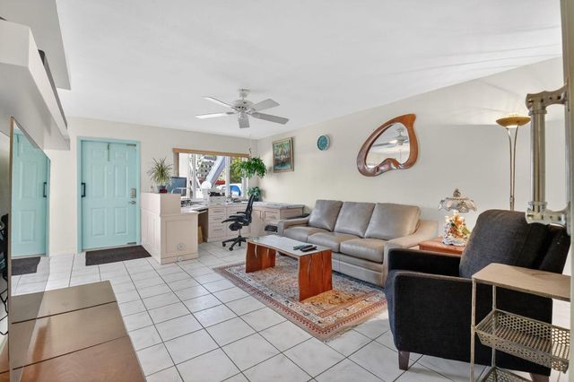 3320 Lake Osborne Drive 102, Lake Worth Beach, FL 33461