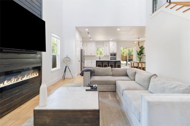 4136 Mart Street, Dallas, TX 75212