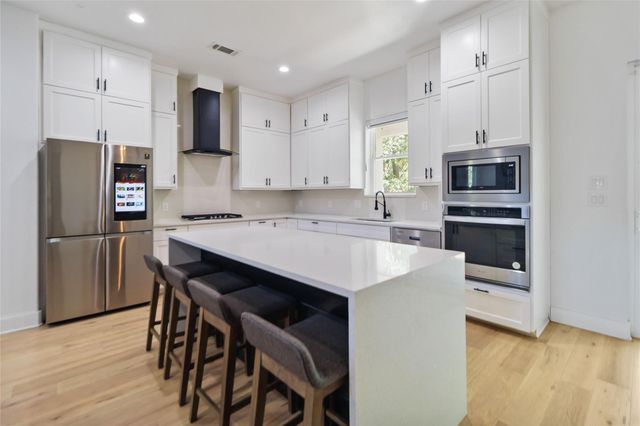 4136 Mart Street, Dallas, TX 75212