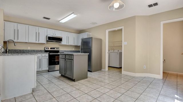 1605 Southridge Lane, Sherman, TX 75092