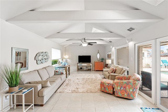 13758 HAWKSNEST BAY Dr, Corpus Christi, TX 78418