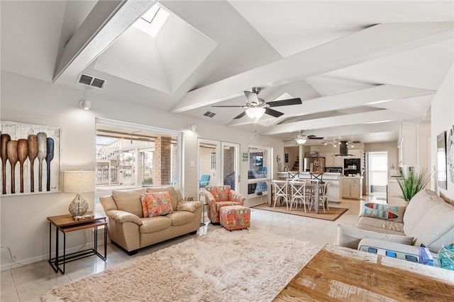 13758 HAWKSNEST BAY Dr, Corpus Christi, TX 78418