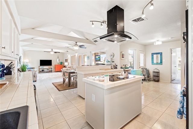 13758 HAWKSNEST BAY Dr, Corpus Christi, TX 78418