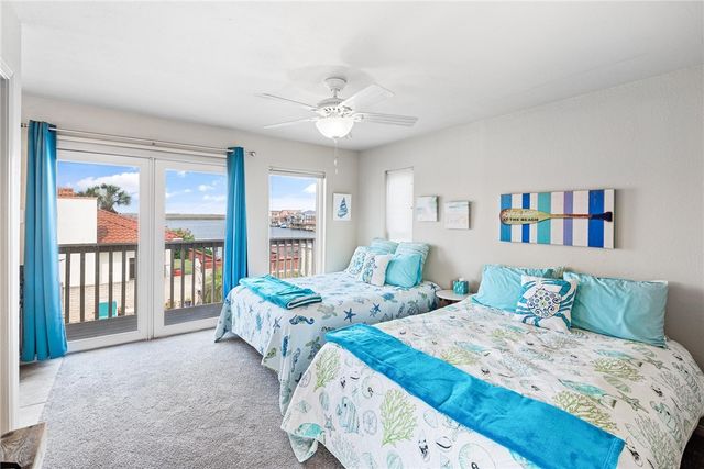 13758 HAWKSNEST BAY Dr, Corpus Christi, TX 78418