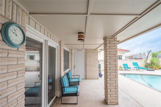 13758 HAWKSNEST BAY Dr, Corpus Christi, TX 78418