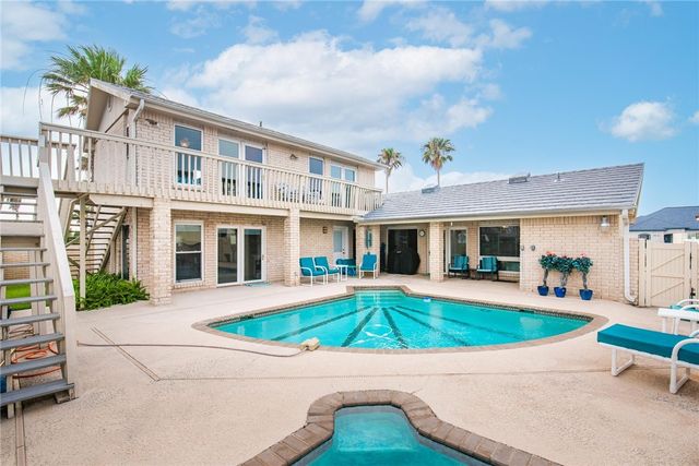 13758 HAWKSNEST BAY Dr, Corpus Christi, TX 78418