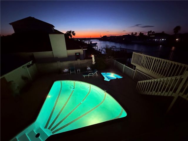 13758 HAWKSNEST BAY Dr, Corpus Christi, TX 78418