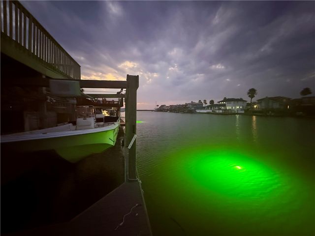 13758 HAWKSNEST BAY Dr, Corpus Christi, TX 78418