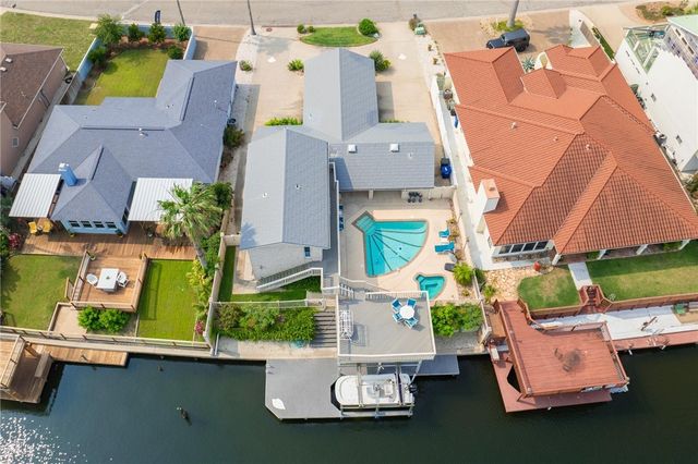 13758 HAWKSNEST BAY Dr, Corpus Christi, TX 78418
