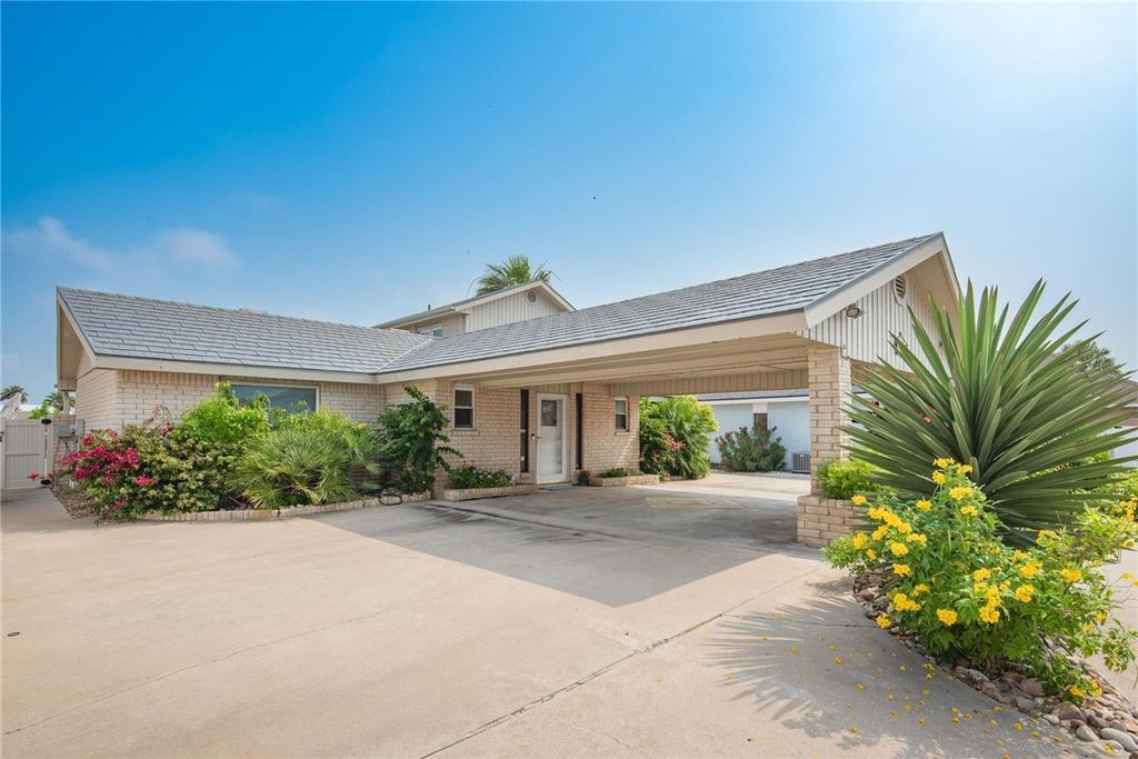 13758 HAWKSNEST BAY Dr, Corpus Christi, TX 78418 — photo 4