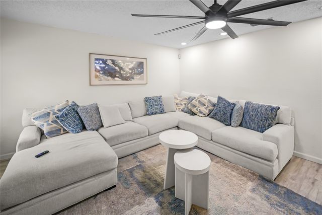 834 Brian Drive, Grand Prairie, TX 75052