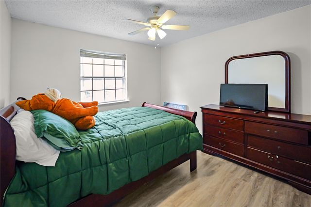 834 Brian Drive, Grand Prairie, TX 75052