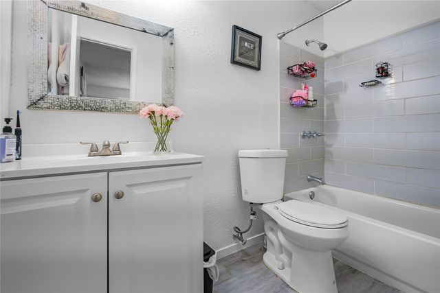 834 Brian Drive, Grand Prairie, TX 75052