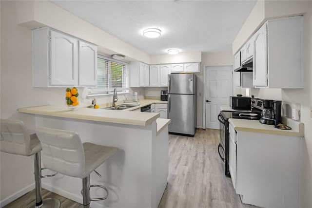 834 Brian Drive, Grand Prairie, TX 75052