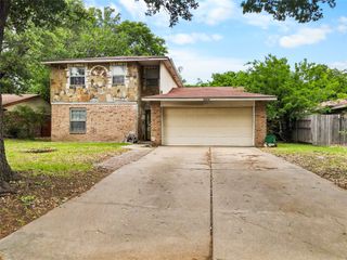 834 Brian Drive, Grand Prairie, TX 75052