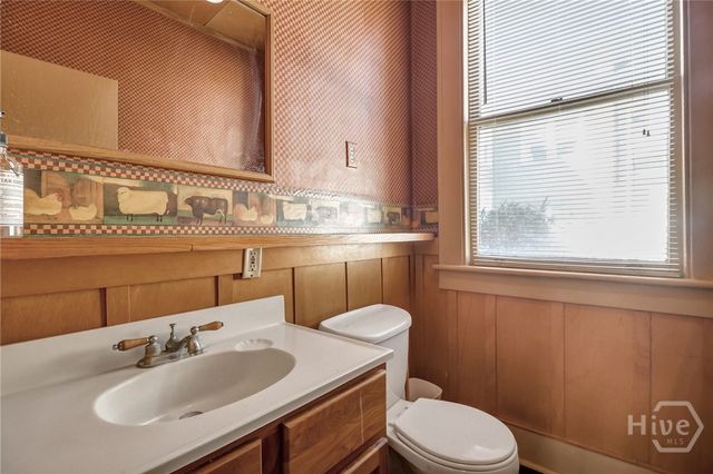 210 E 48th Street, Savannah, GA 31405