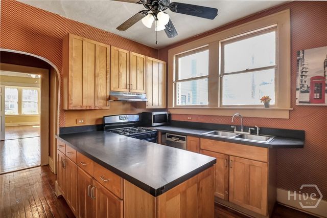 210 E 48th Street, Savannah, GA 31405