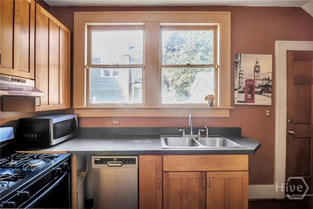 210 E 48th Street, Savannah, GA 31405