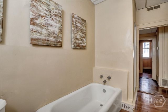 210 E 48th Street, Savannah, GA 31405