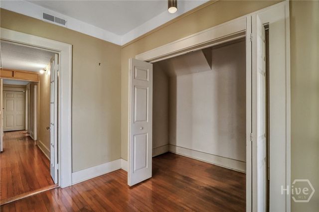 210 E 48th Street, Savannah, GA 31405