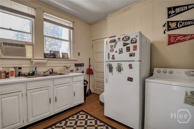 210 E 48th Street, Savannah, GA 31405