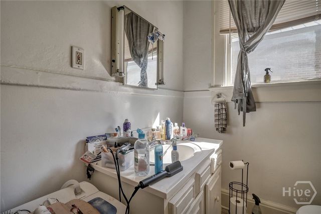 210 E 48th Street, Savannah, GA 31405