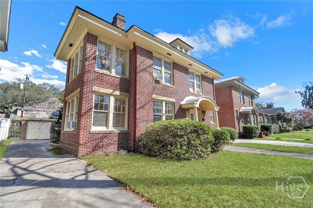 210 E 48th Street, Savannah, GA 31405