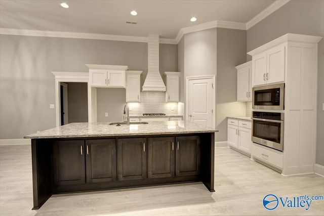 26415 Birkshire Lane, Athens, AL 35613