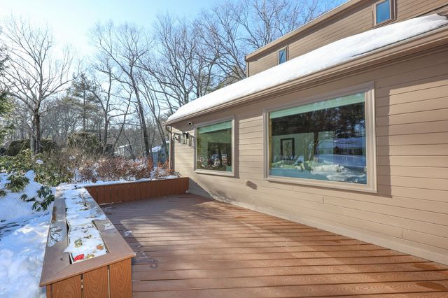 4 Windsor Boulevard, Londonderry, NH 03053