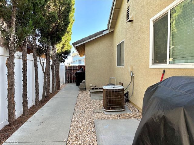 2522 W Calle Vista Drive, Rialto, CA 92377